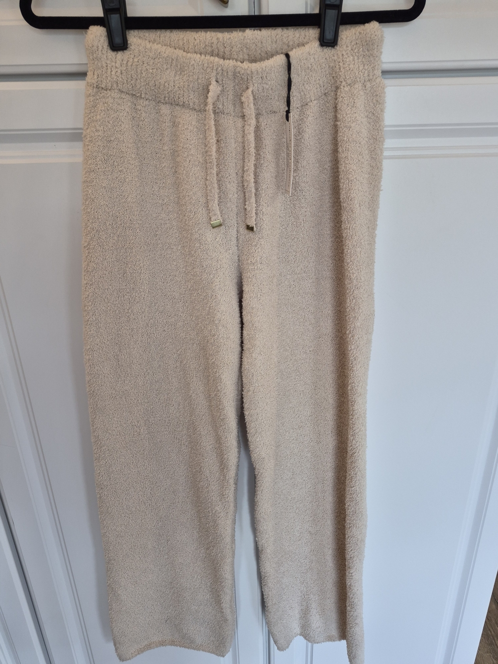 NWT cupcakes & cashmere  Cream Plush Joggers XS